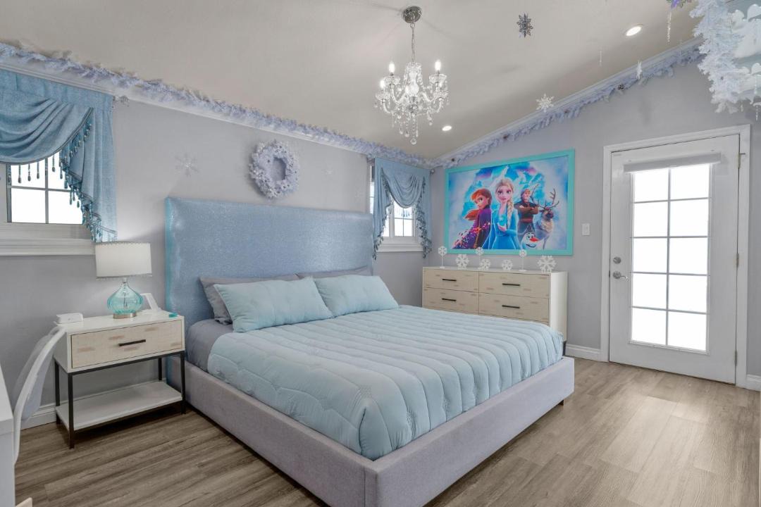 Photo of Bedroom in Anaheim Resort