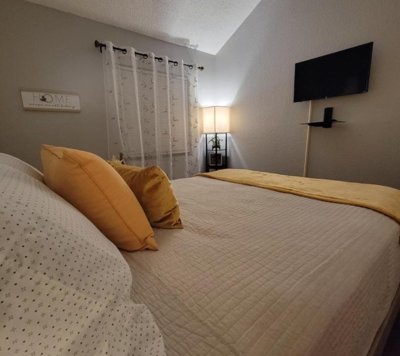 Photo of Bedroom in Lawndale