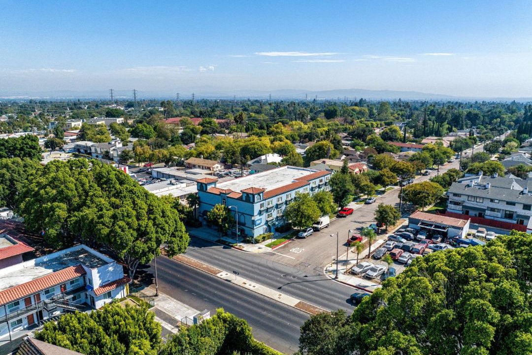 Photo of Buildings in Lamanda Park