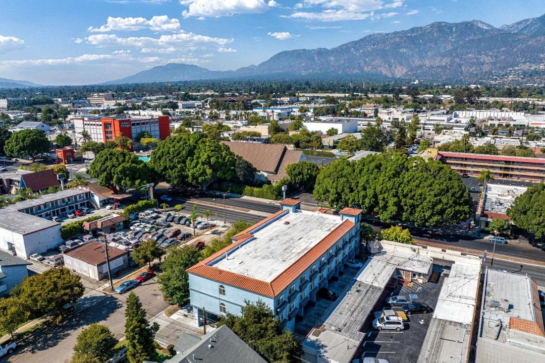 Photo of Buildings in Lamanda Park