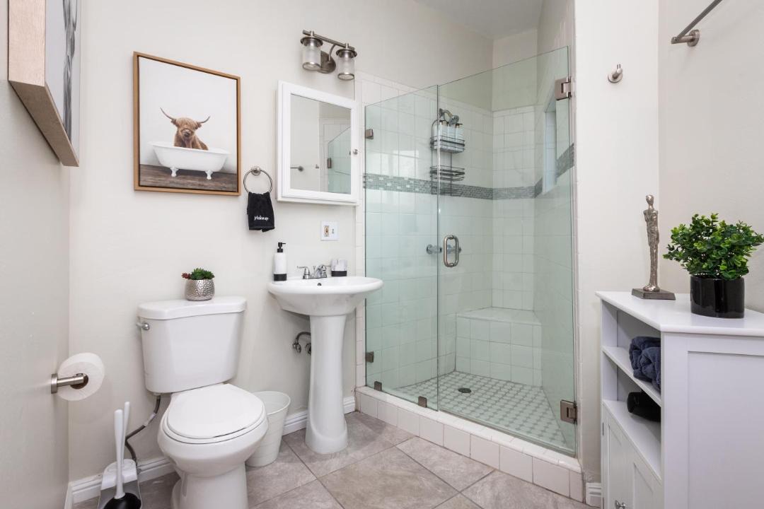 Photo of Bathroom in Reseda