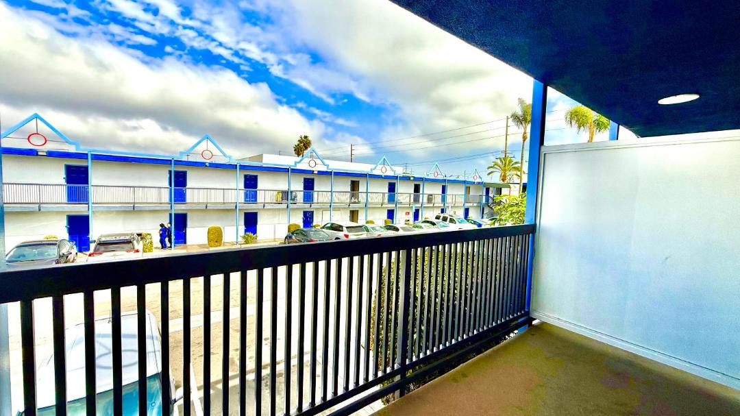 Photo of Patio Balcony in Inglewood
