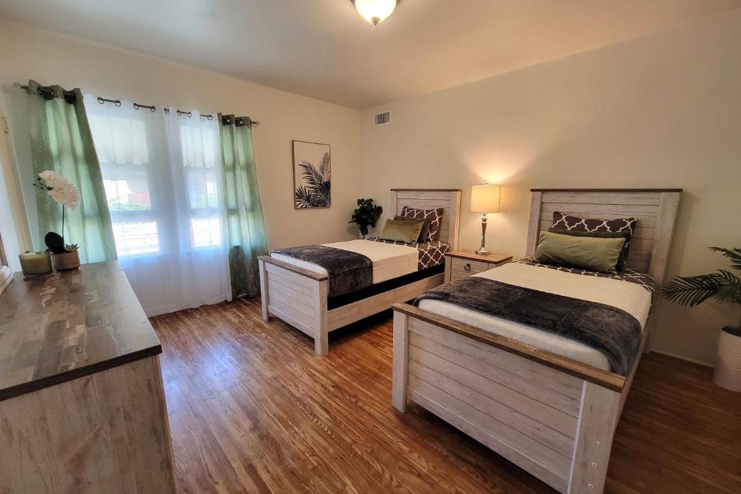 Photo of Bedroom in Pico - Robertson