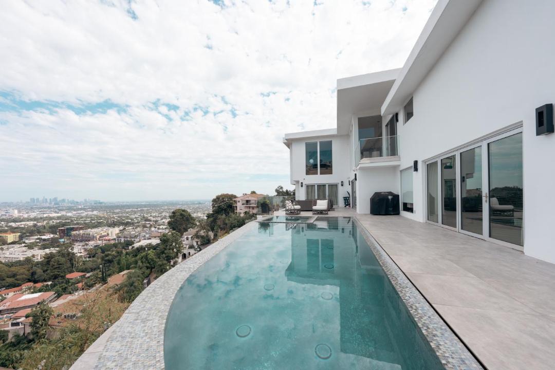 Photo of Others in Hollywood Hills West