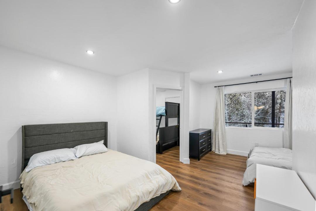 Photo of Bedroom in Running Springs