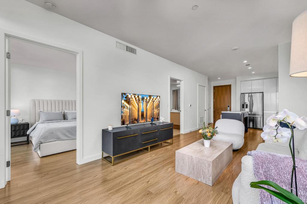 Photo of Bedroom in Carthay Circle