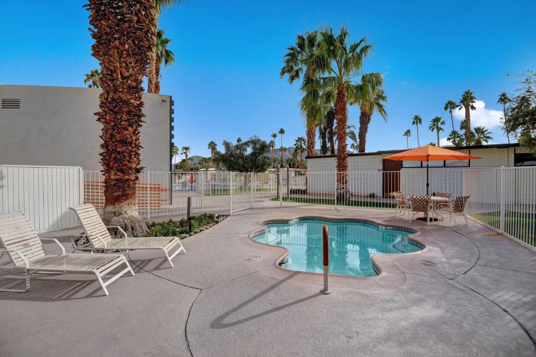 Photo of Others in Twin Palms