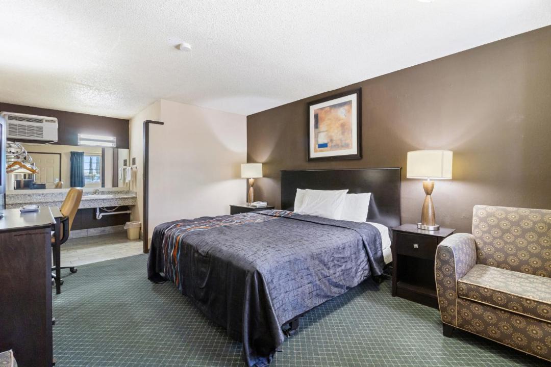 Photo of Bedroom in Barstow