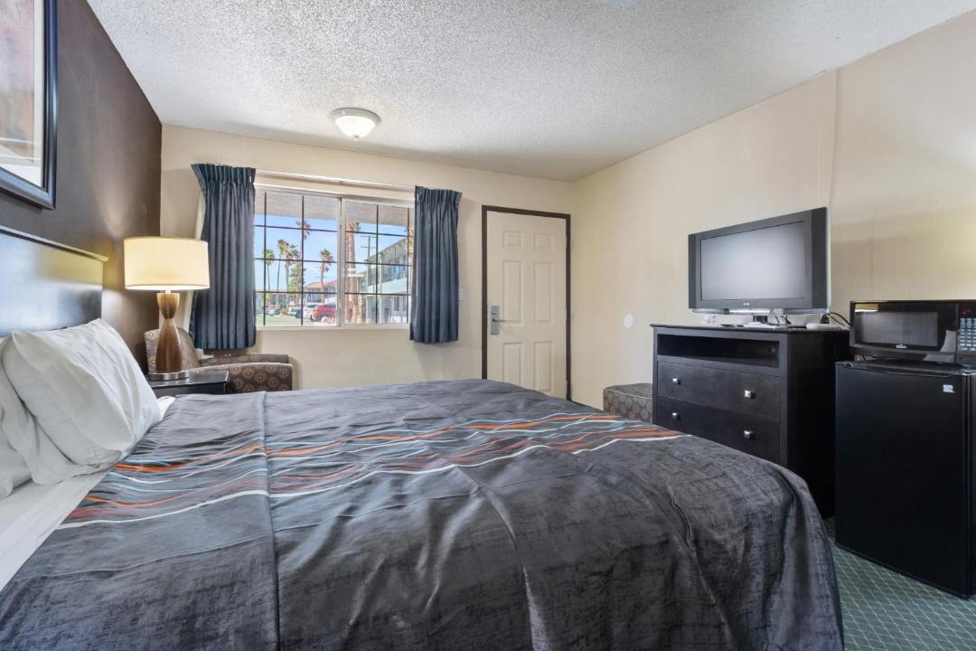 Photo of Bedroom in Barstow