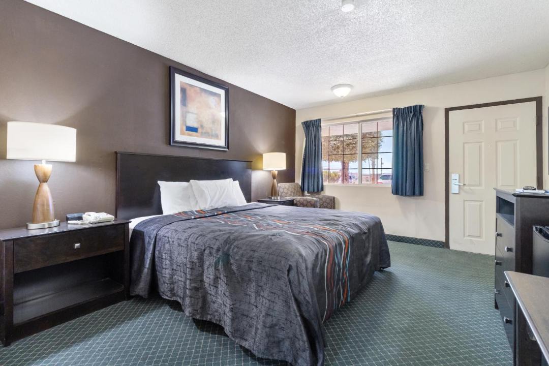 Photo of Bedroom in Barstow