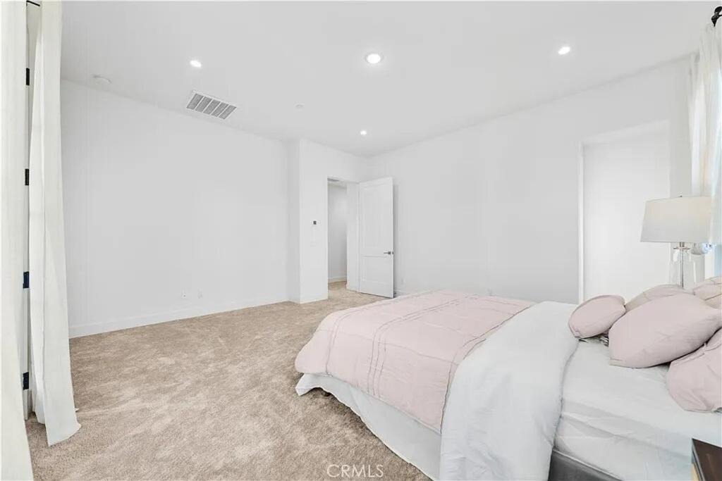 Photo of Bedroom in Portola Springs