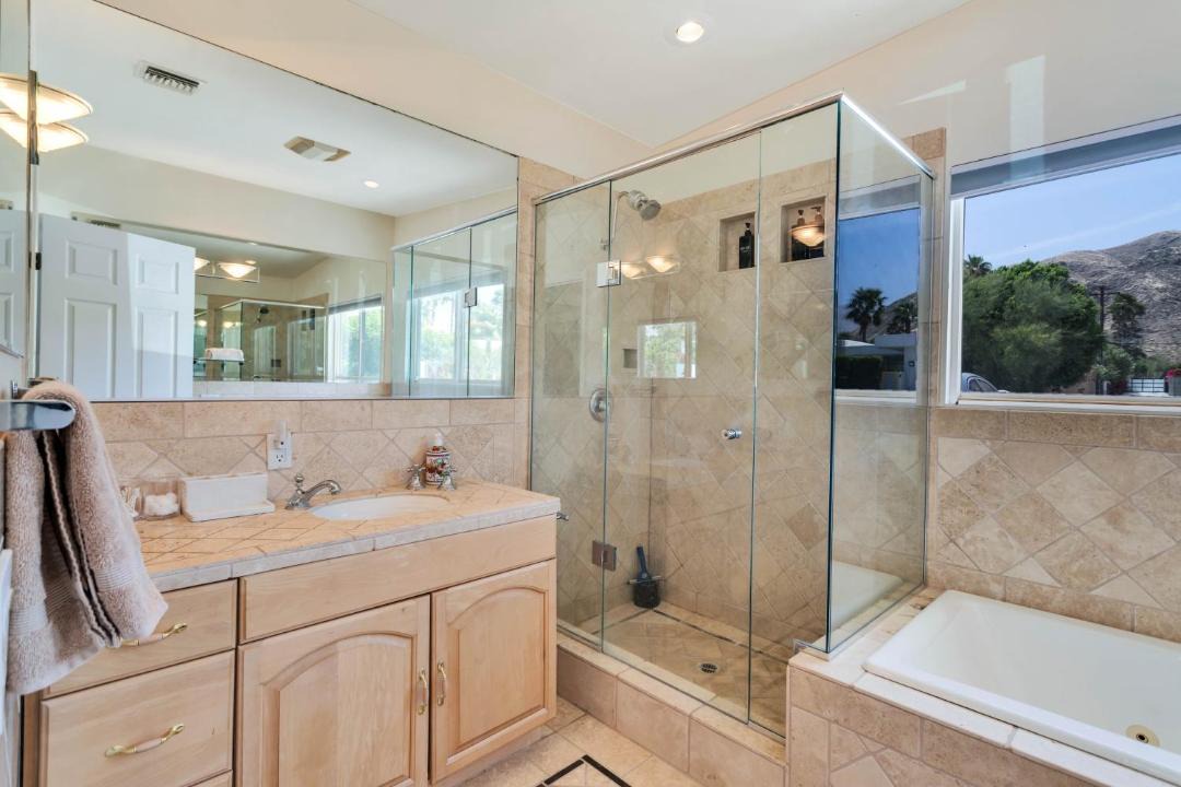 Photo of Bathroom in Araby Commons