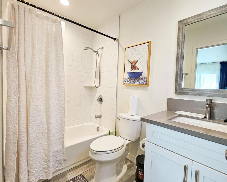 Photo of Bathroom in Los Angeles