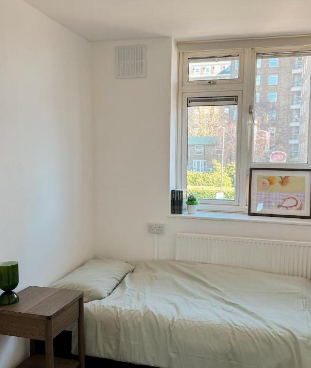 Photo of Bedroom in Swiss Cottage