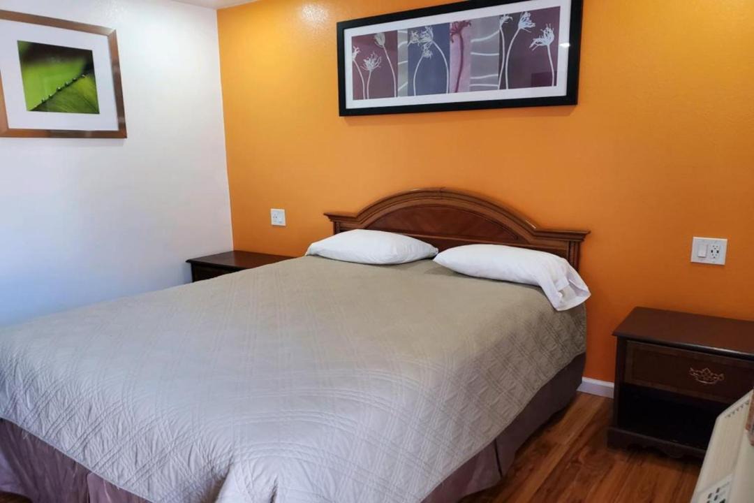 Photo of Bedroom in Oakland