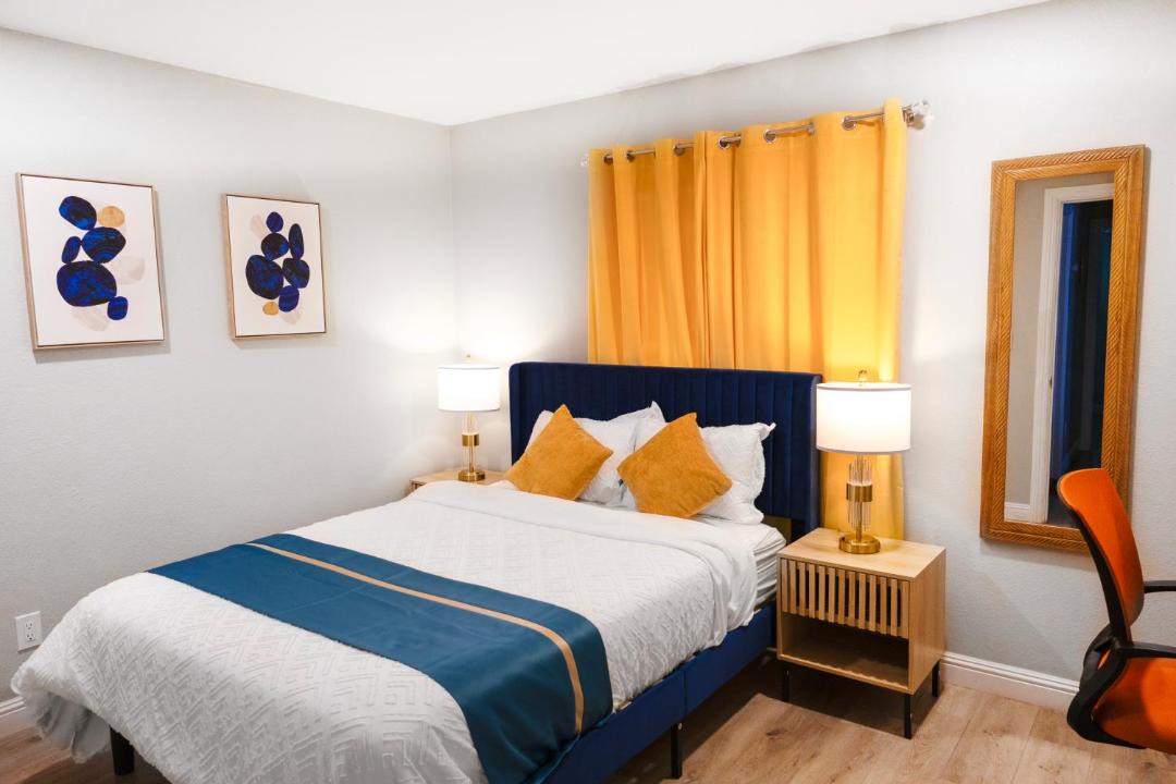 Photo of Bedroom in Central Escondido