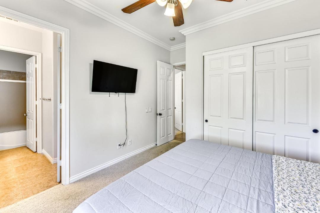 Photo of Bedroom in Alessandro Heights
