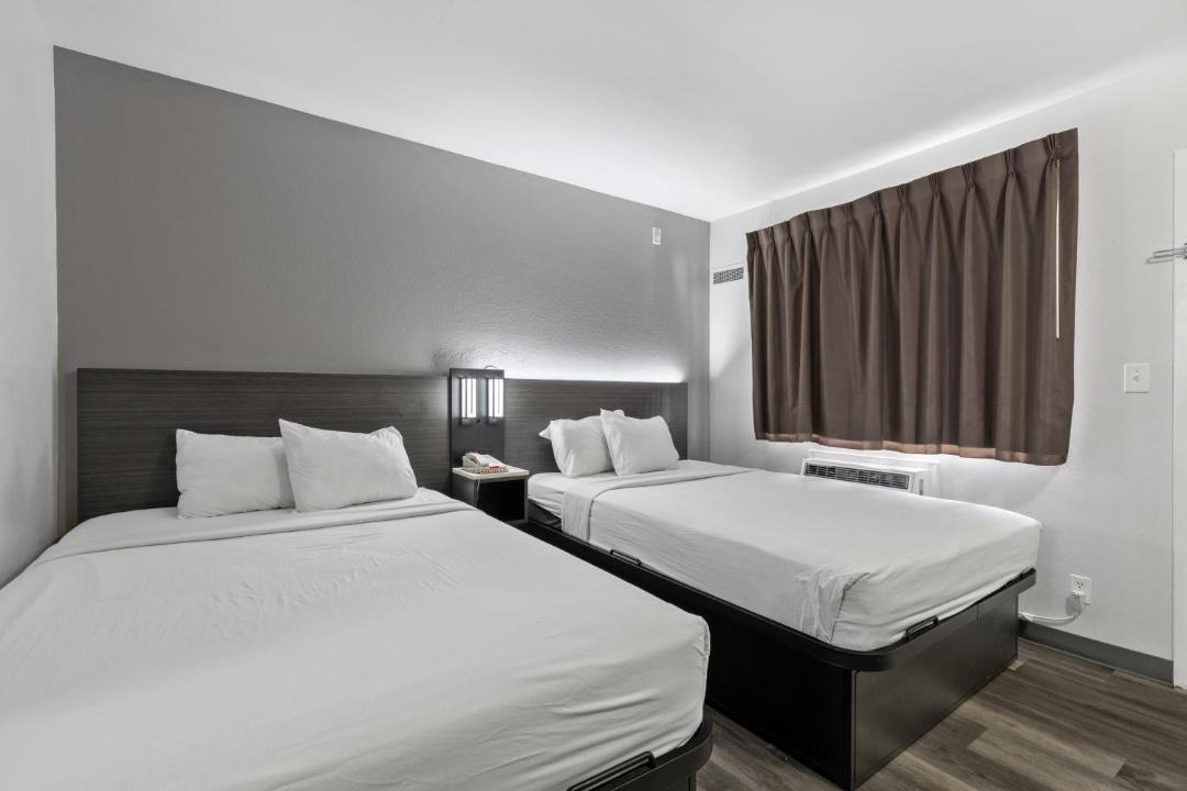 Photo of Bedroom in Lake