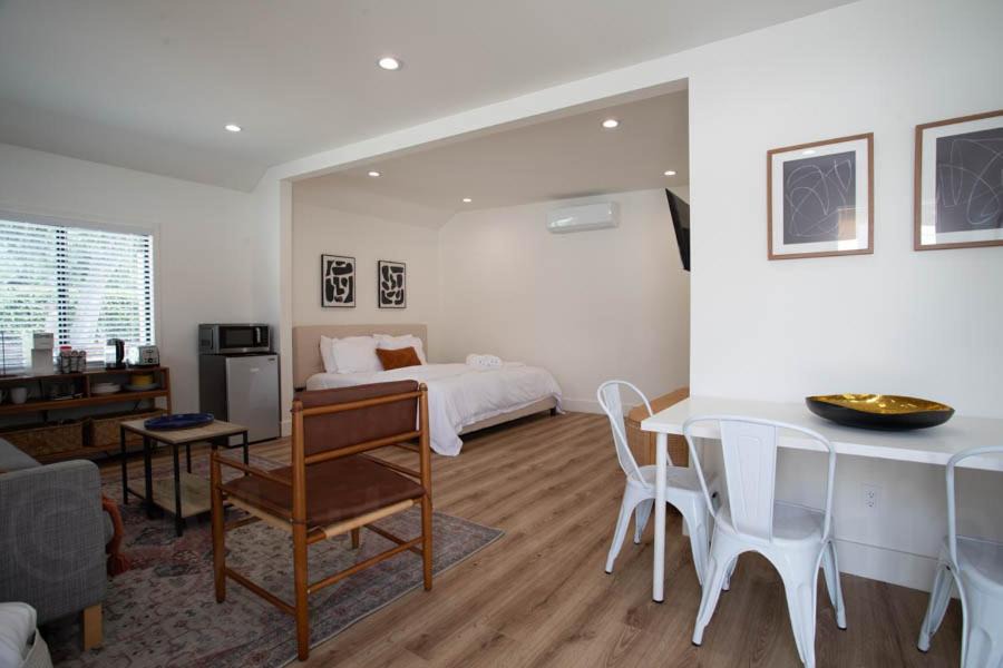 Photo of Bedroom in Valley Glen