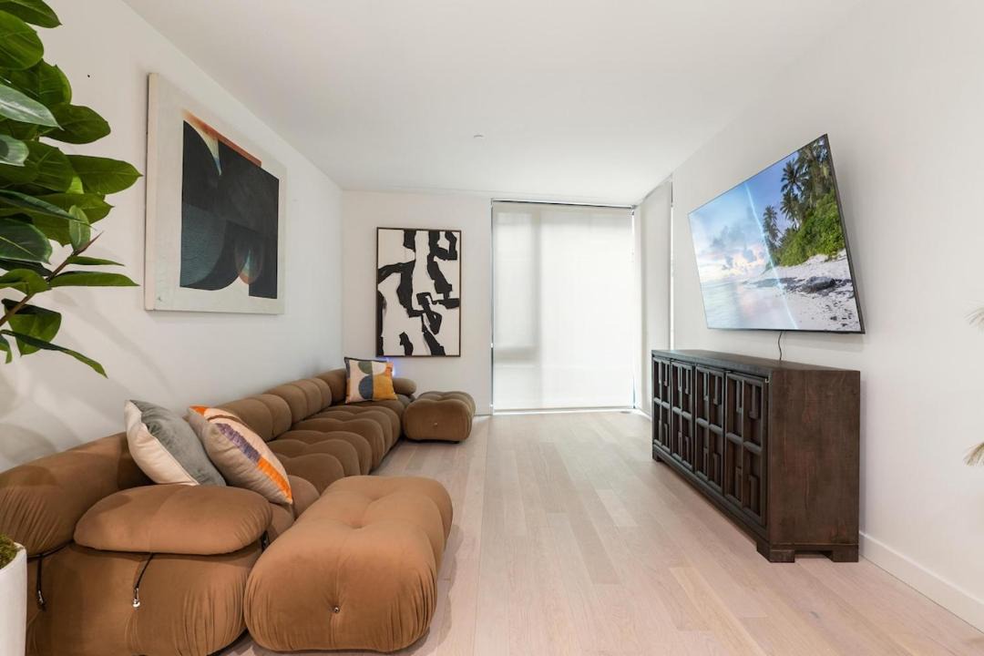 Photo of Livingroom in Downtown