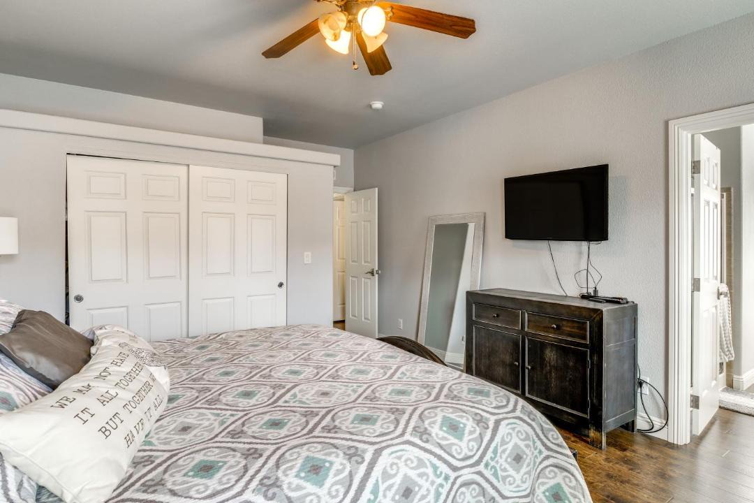 Photo of Bedroom in Needles