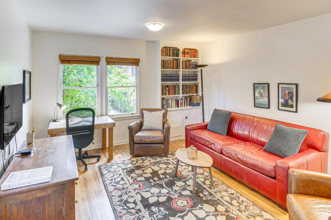 Photo of Livingroom in South Pasadena