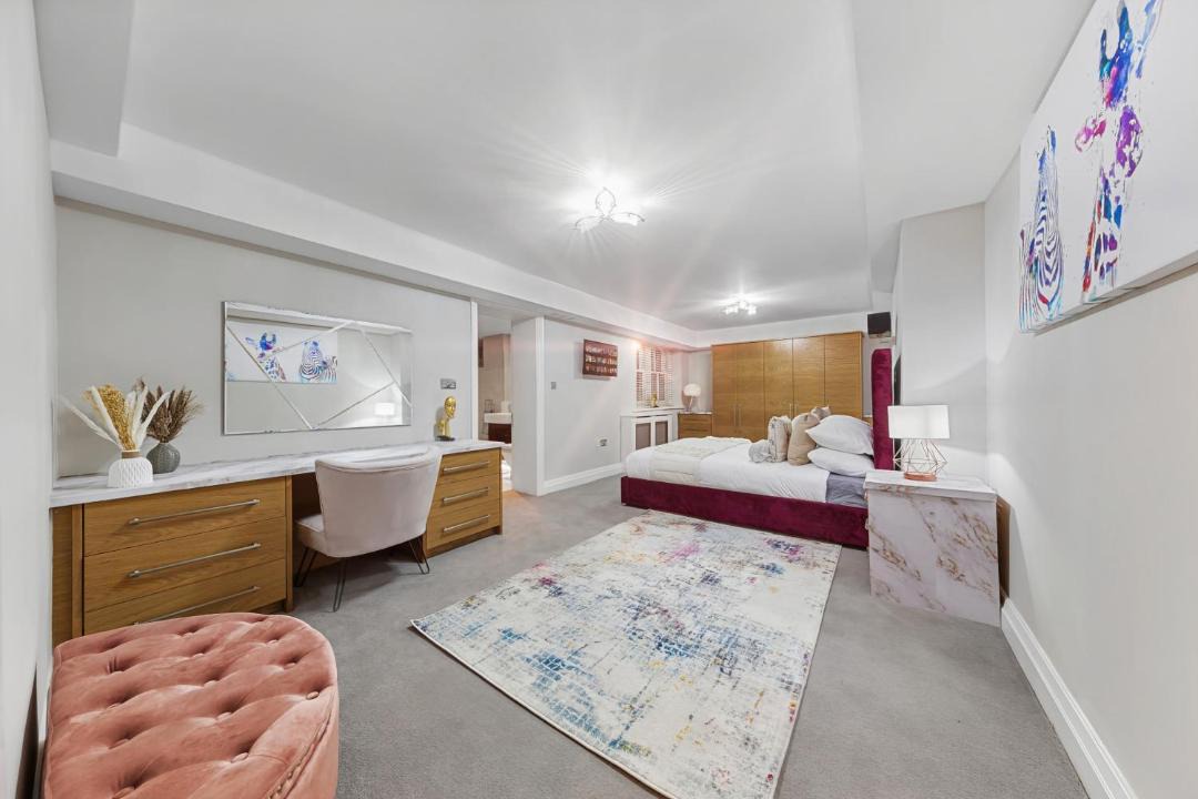 Photo of Bedroom in Queen's Gate
