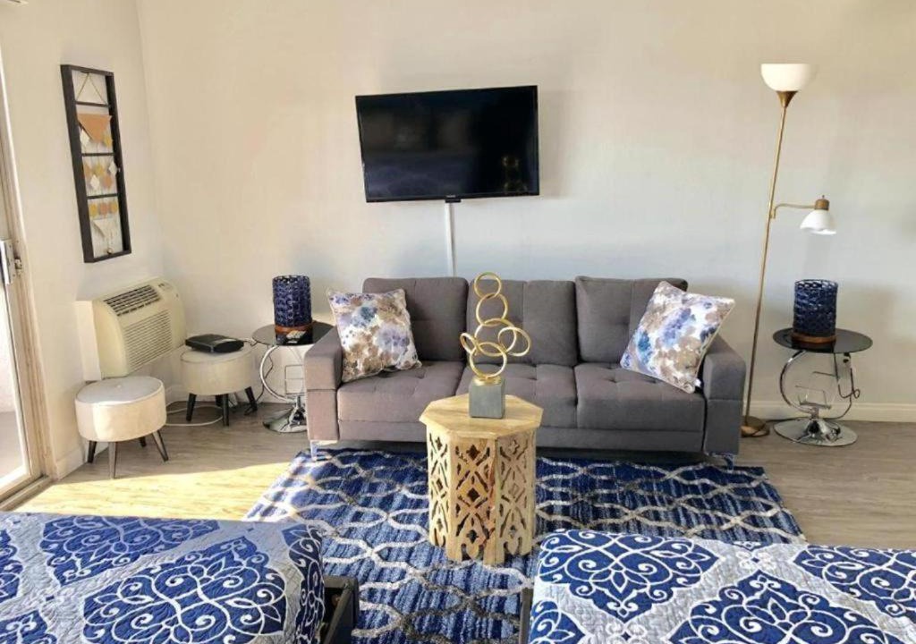 Photo of Livingroom in Rampart Village