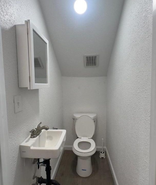 Photo of Bathroom in Downtown Los Angeles