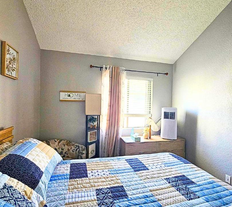 Photo of Bedroom in Lawndale