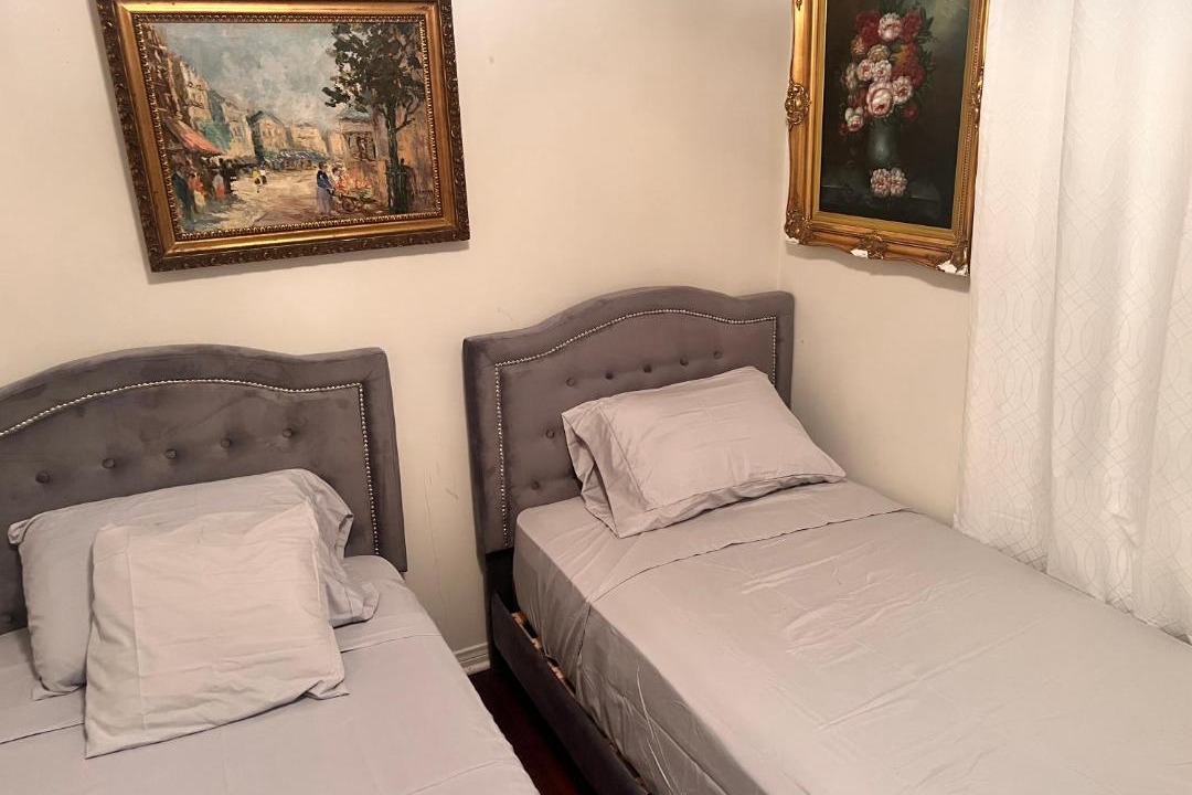 Photo of Bedroom in Hollywood Hills West