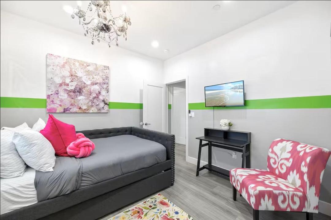 Photo of Bedroom in North Hollywood