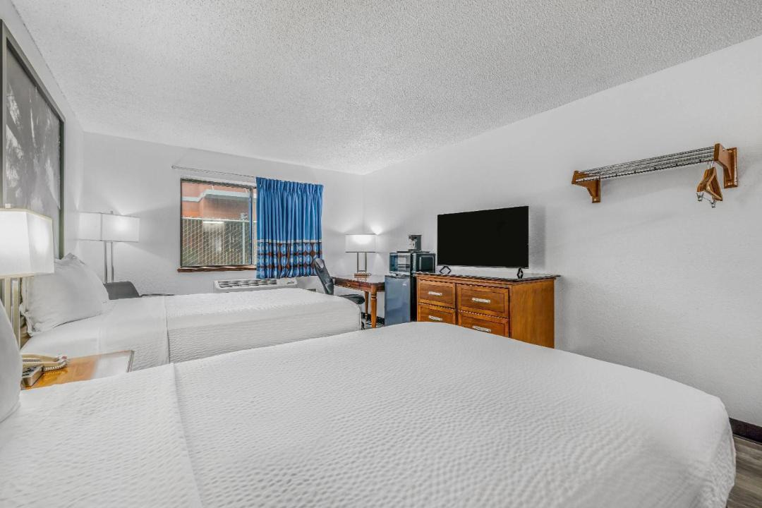 Photo of Bedroom in Pacific