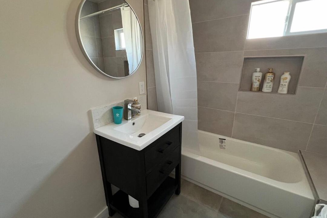 Photo of Bathroom in Baldwin Park