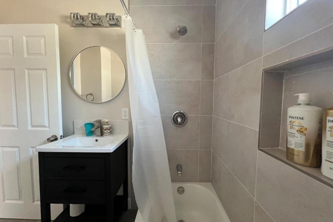 Photo of Bathroom in Baldwin Park