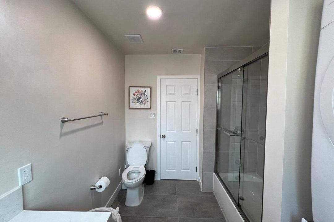 Photo of Bathroom in Baldwin Park
