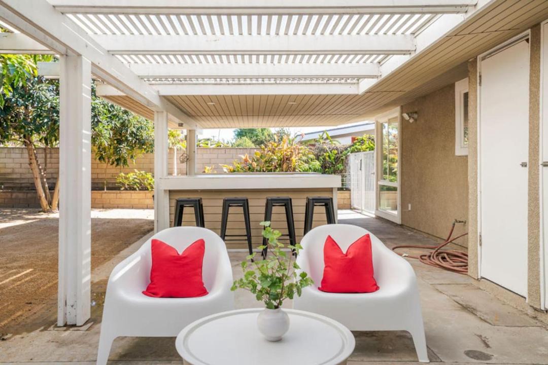 Photo of Patio Balcony in Sherwood Forest and Thistle Development