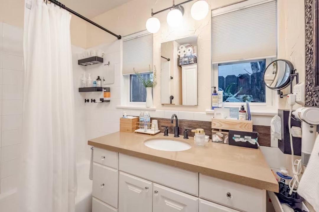 Photo of Bathroom in North Hollywood