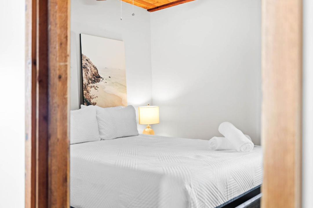 Photo of Bedroom in Bay Park