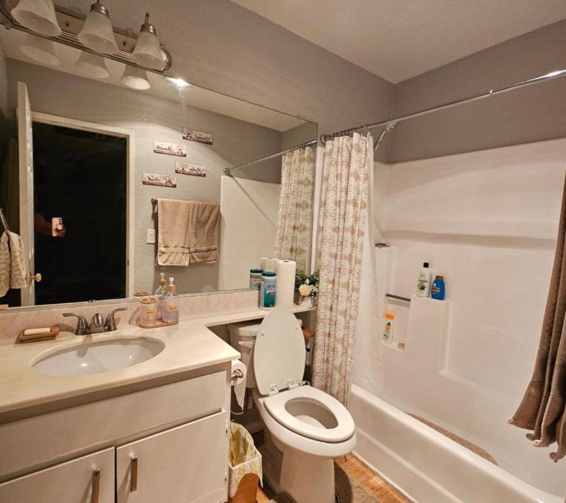 Photo of Bathroom in Lawndale