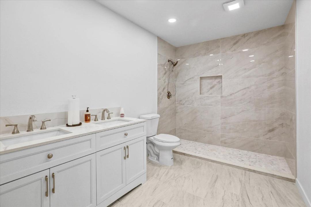 Photo of Bathroom in Cardiff-by-the-Sea