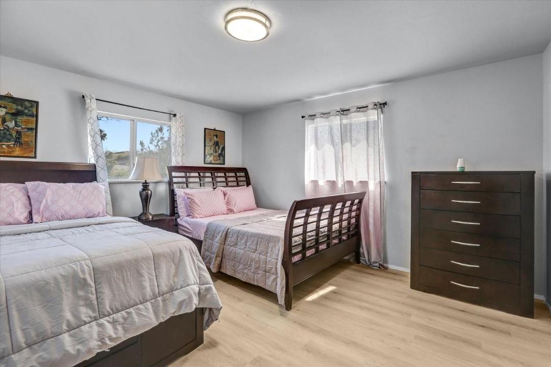 Photo of Bedroom in Cardiff-by-the-Sea