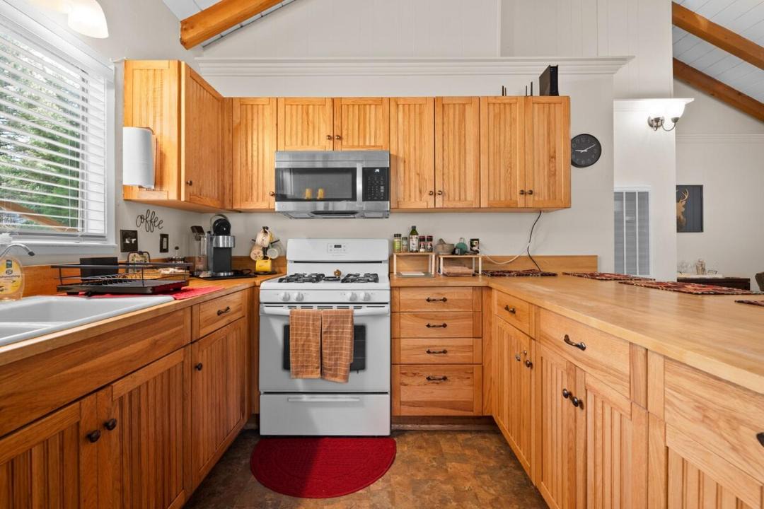 Photo of Kitchen in Green Valley Lake