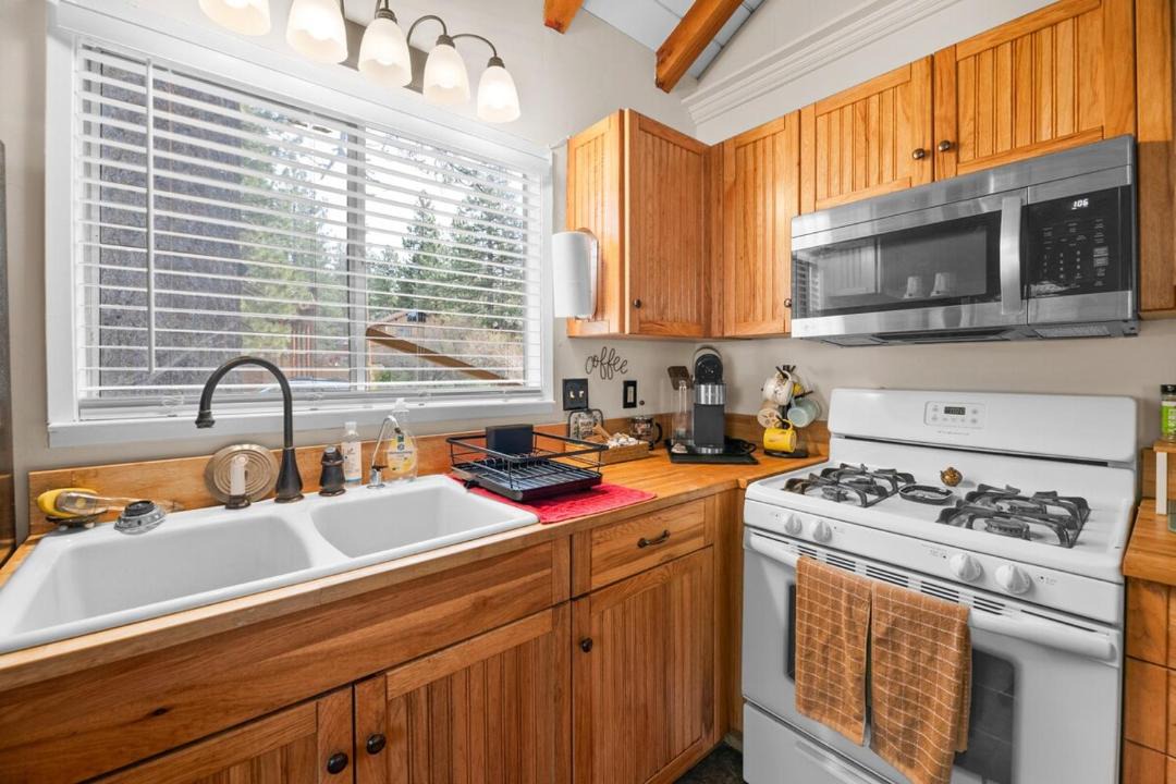 Photo of Kitchen in Green Valley Lake