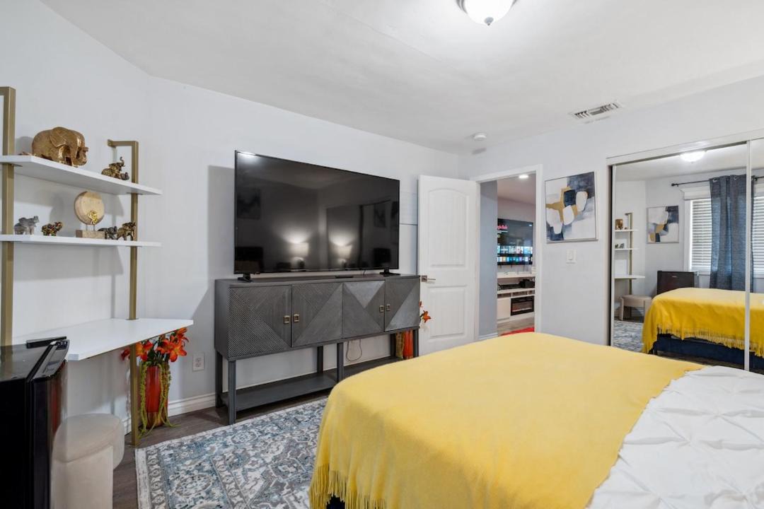 Photo of Bedroom in Lincoln Acres
