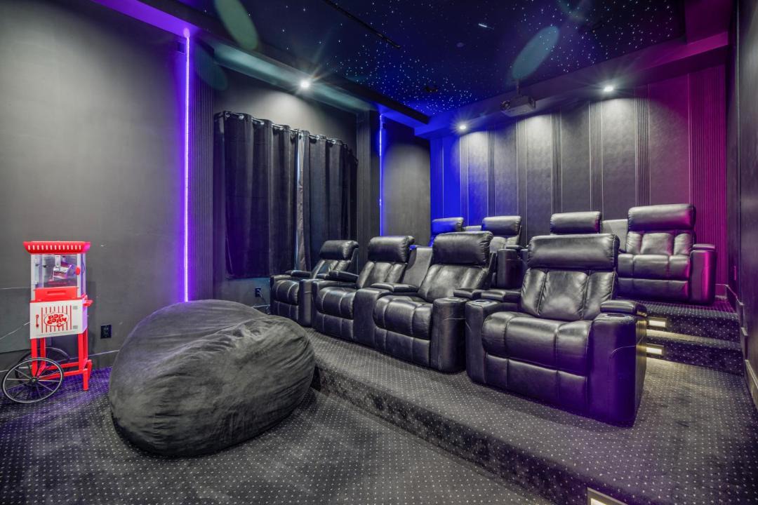 Photo of Livingroom in Woodland Hills