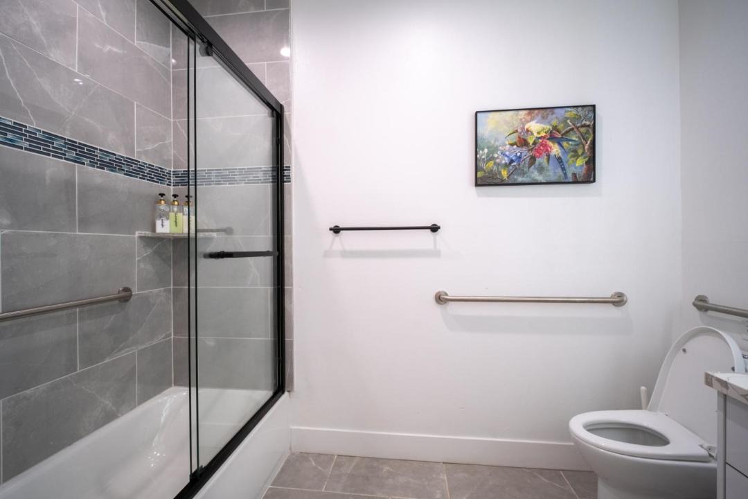 Photo of Bathroom in Pico-Union