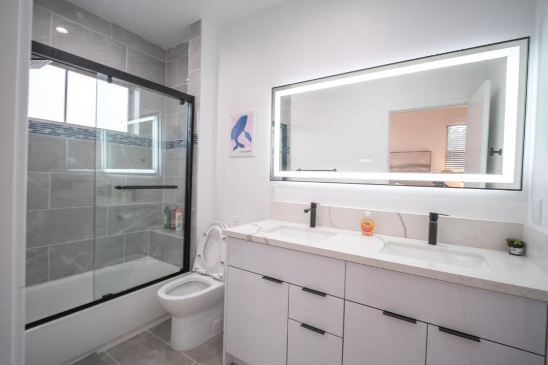 Photo of Bathroom in Pico-Union