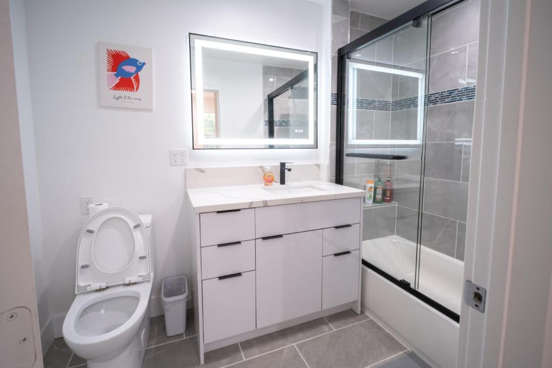 Photo of Bathroom in Pico-Union
