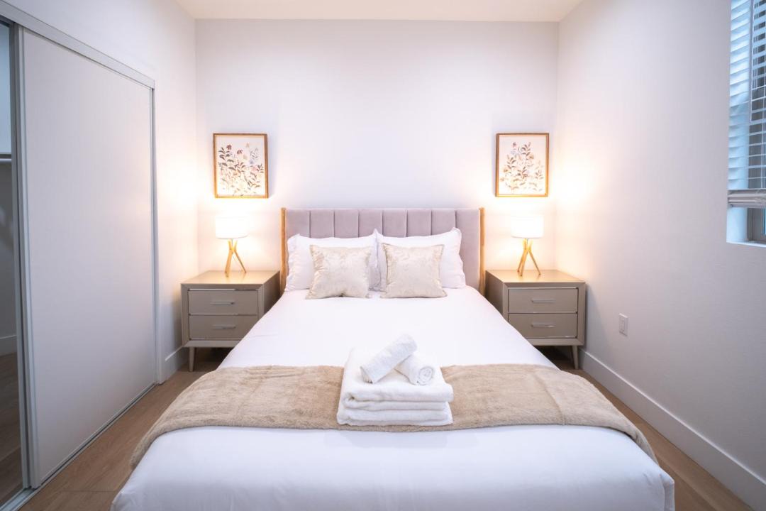 Photo of Bedroom in Pico-Union